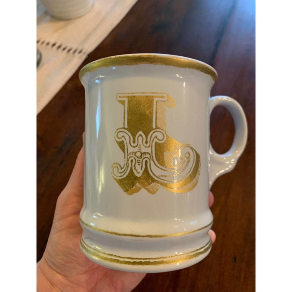 Williams Sonoma Pottery Barn‎ gold embossed monogram “L” holiday coffee mug cup
